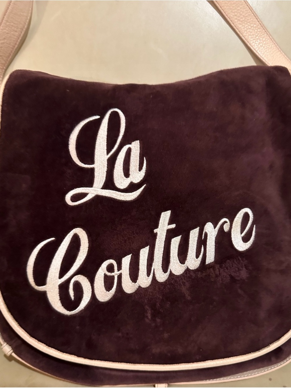 Vintage Juicy Couture Velour Messenger Bag Features Embroidered La Couture Y2K - Picture 4 of 15